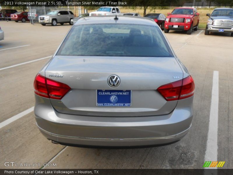 Tungsten Silver Metallic / Titan Black 2013 Volkswagen Passat 2.5L SEL