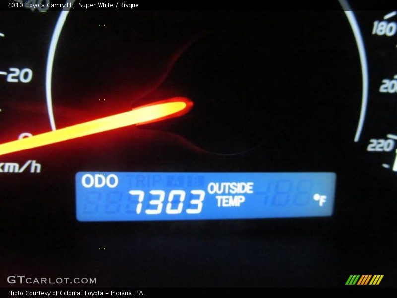 Super White / Bisque 2010 Toyota Camry LE