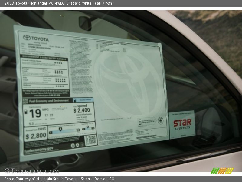 Blizzard White Pearl / Ash 2013 Toyota Highlander V6 4WD