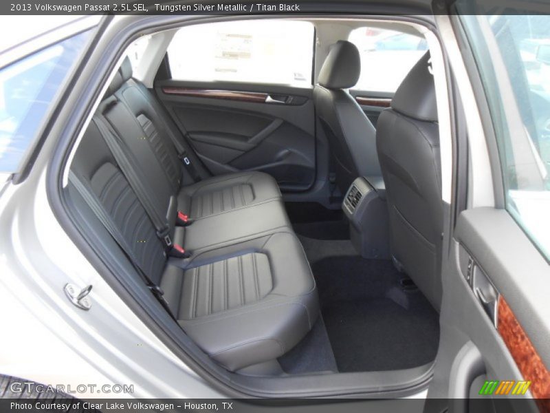 Tungsten Silver Metallic / Titan Black 2013 Volkswagen Passat 2.5L SEL