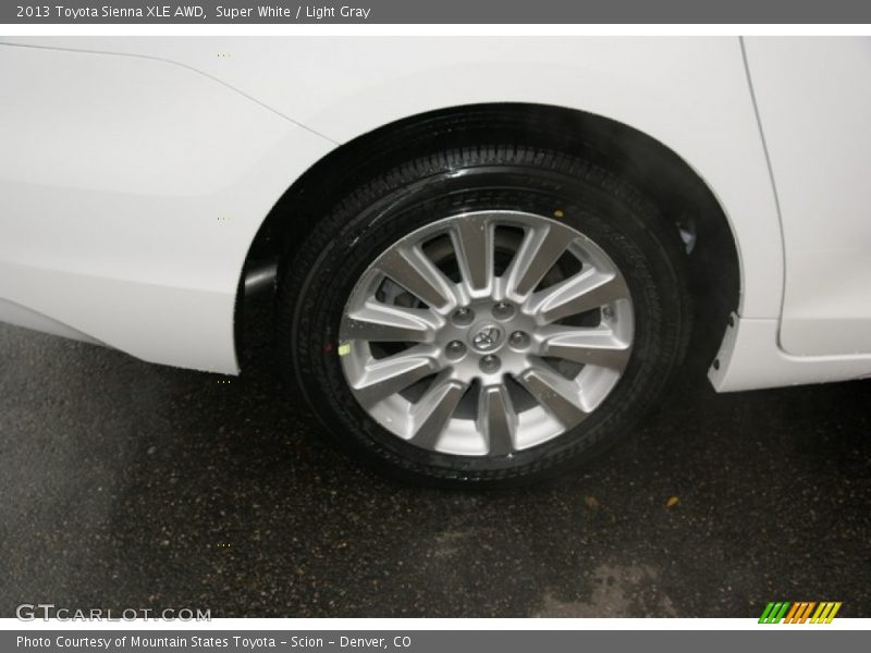 Super White / Light Gray 2013 Toyota Sienna XLE AWD