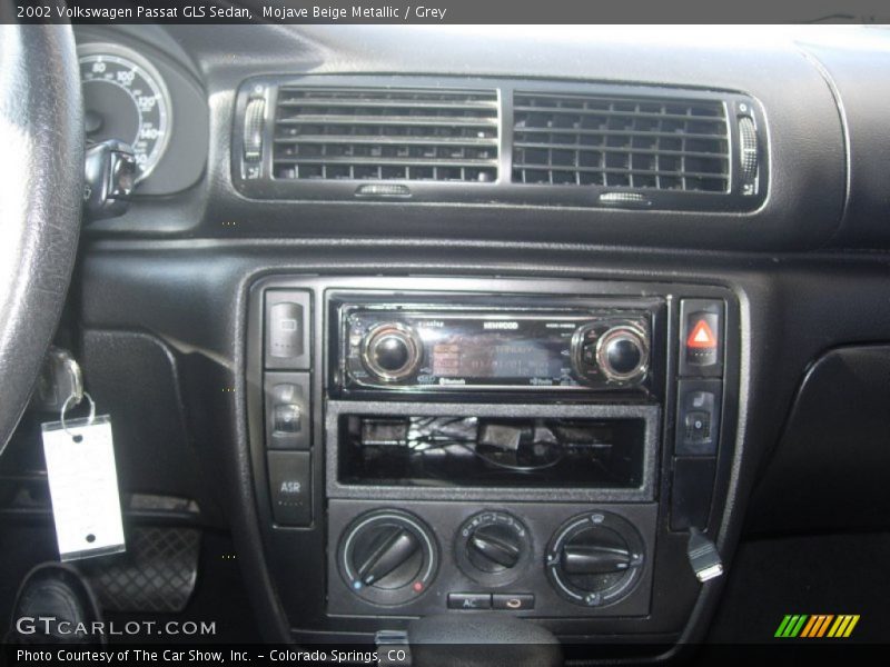 Mojave Beige Metallic / Grey 2002 Volkswagen Passat GLS Sedan