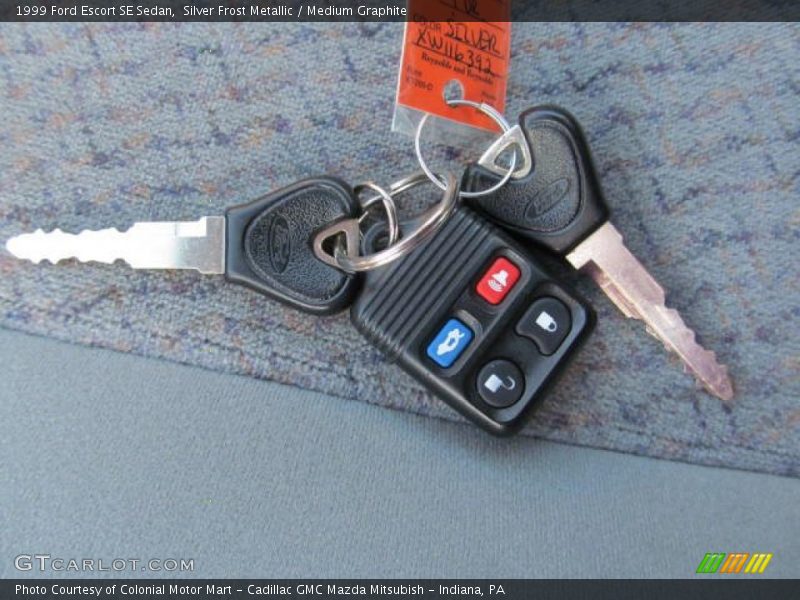 Silver Frost Metallic / Medium Graphite 1999 Ford Escort SE Sedan