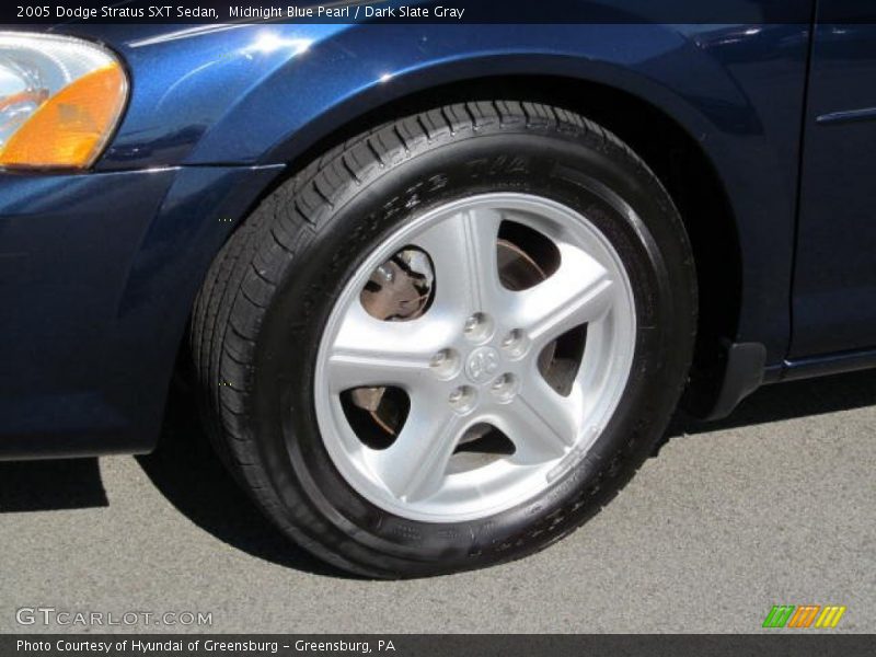 Midnight Blue Pearl / Dark Slate Gray 2005 Dodge Stratus SXT Sedan