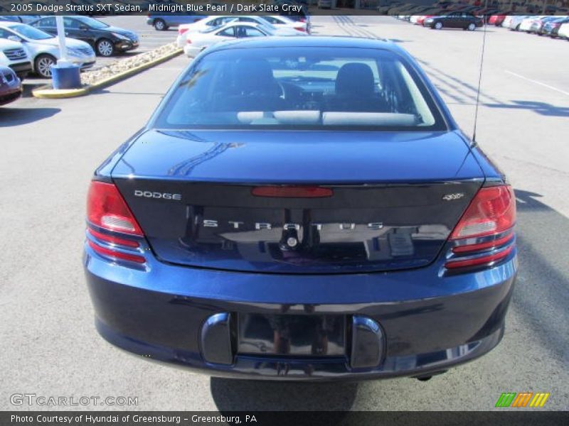 Midnight Blue Pearl / Dark Slate Gray 2005 Dodge Stratus SXT Sedan