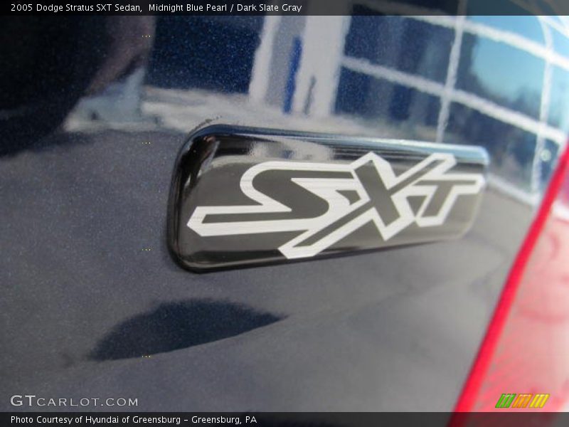 Midnight Blue Pearl / Dark Slate Gray 2005 Dodge Stratus SXT Sedan