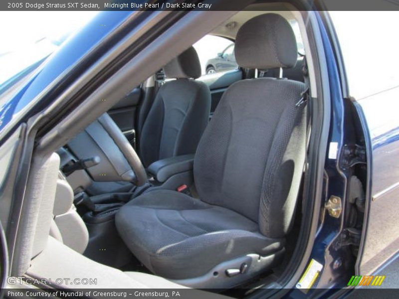 Midnight Blue Pearl / Dark Slate Gray 2005 Dodge Stratus SXT Sedan