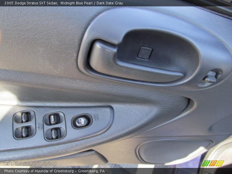 Midnight Blue Pearl / Dark Slate Gray 2005 Dodge Stratus SXT Sedan