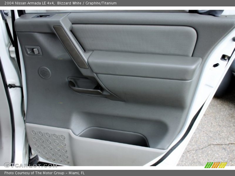 Blizzard White / Graphite/Titanium 2004 Nissan Armada LE 4x4