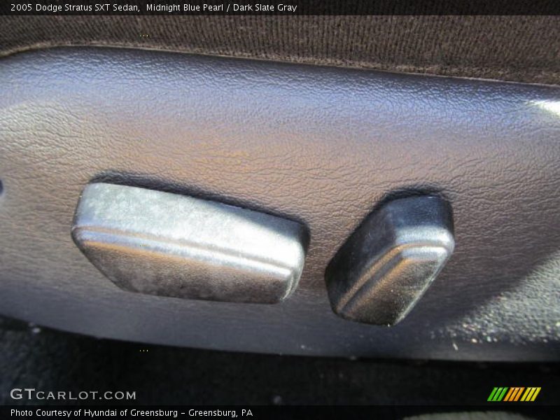 Midnight Blue Pearl / Dark Slate Gray 2005 Dodge Stratus SXT Sedan