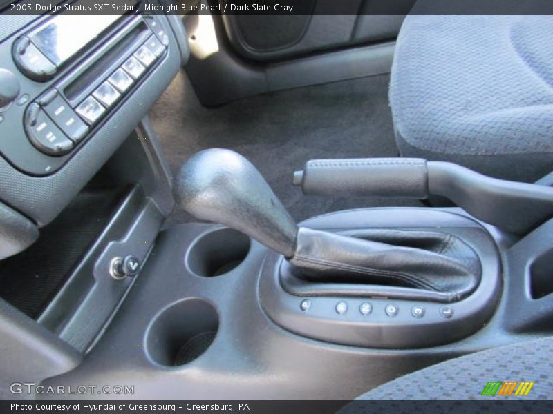 Midnight Blue Pearl / Dark Slate Gray 2005 Dodge Stratus SXT Sedan