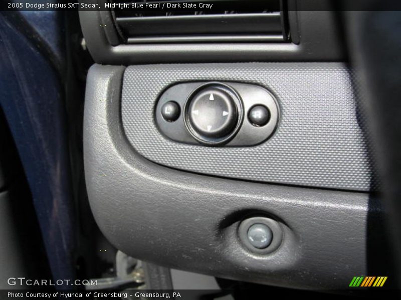 Midnight Blue Pearl / Dark Slate Gray 2005 Dodge Stratus SXT Sedan