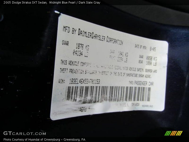 Midnight Blue Pearl / Dark Slate Gray 2005 Dodge Stratus SXT Sedan