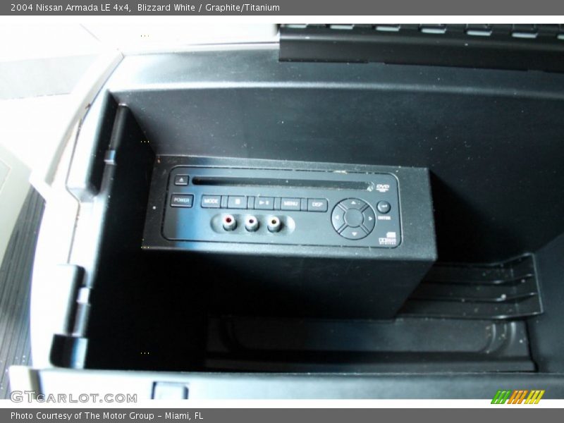 Blizzard White / Graphite/Titanium 2004 Nissan Armada LE 4x4