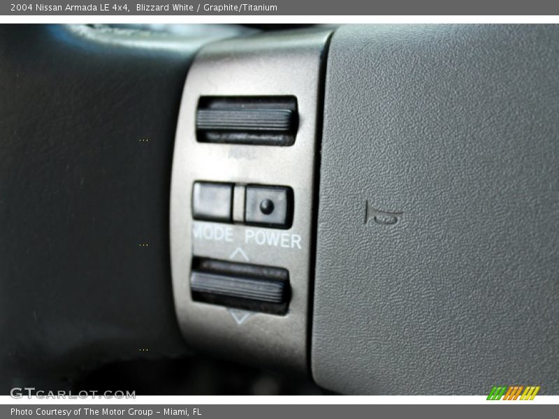 Blizzard White / Graphite/Titanium 2004 Nissan Armada LE 4x4