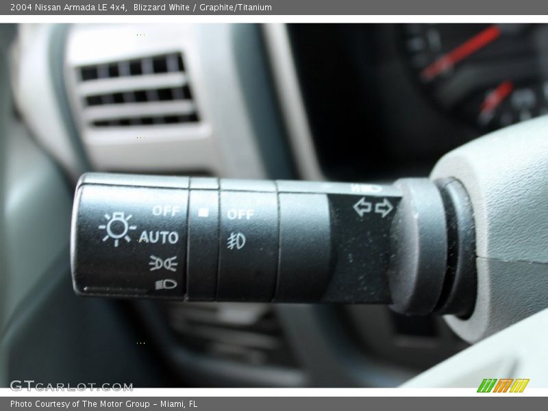 Blizzard White / Graphite/Titanium 2004 Nissan Armada LE 4x4