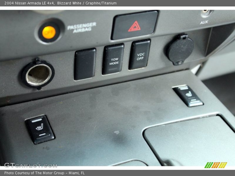 Blizzard White / Graphite/Titanium 2004 Nissan Armada LE 4x4