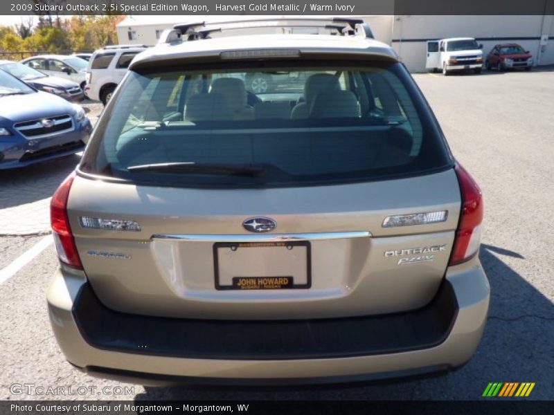 Harvest Gold Metallic / Warm Ivory 2009 Subaru Outback 2.5i Special Edition Wagon