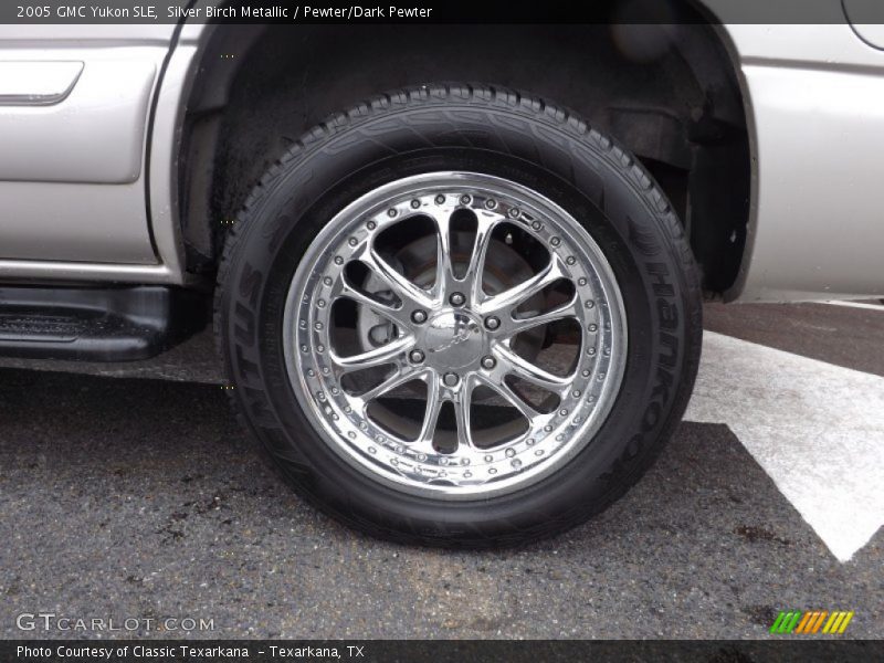 Silver Birch Metallic / Pewter/Dark Pewter 2005 GMC Yukon SLE