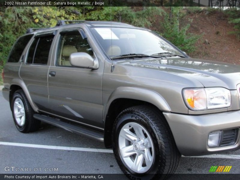 Sahara Beige Metallic / Beige 2002 Nissan Pathfinder LE
