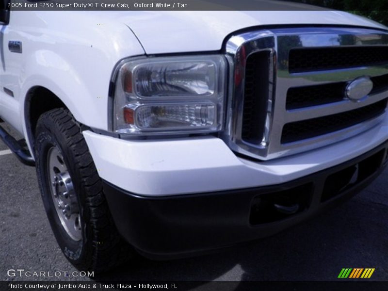 Oxford White / Tan 2005 Ford F250 Super Duty XLT Crew Cab
