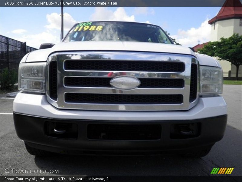 Oxford White / Tan 2005 Ford F250 Super Duty XLT Crew Cab