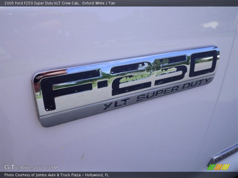 Oxford White / Tan 2005 Ford F250 Super Duty XLT Crew Cab
