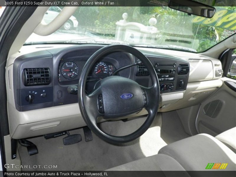Oxford White / Tan 2005 Ford F250 Super Duty XLT Crew Cab