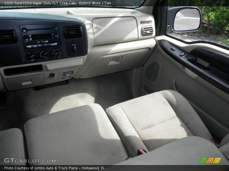 Oxford White / Tan 2005 Ford F250 Super Duty XLT Crew Cab