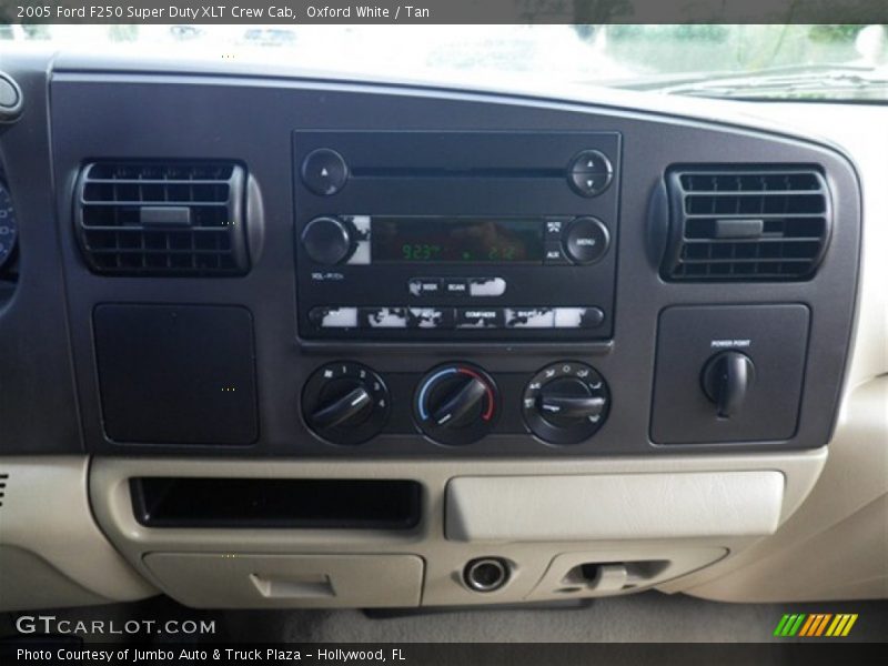 Oxford White / Tan 2005 Ford F250 Super Duty XLT Crew Cab