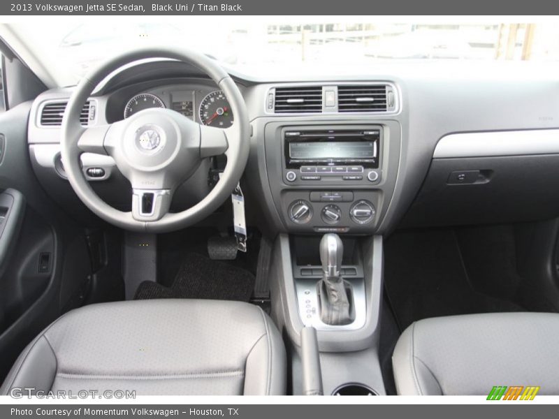 Black Uni / Titan Black 2013 Volkswagen Jetta SE Sedan