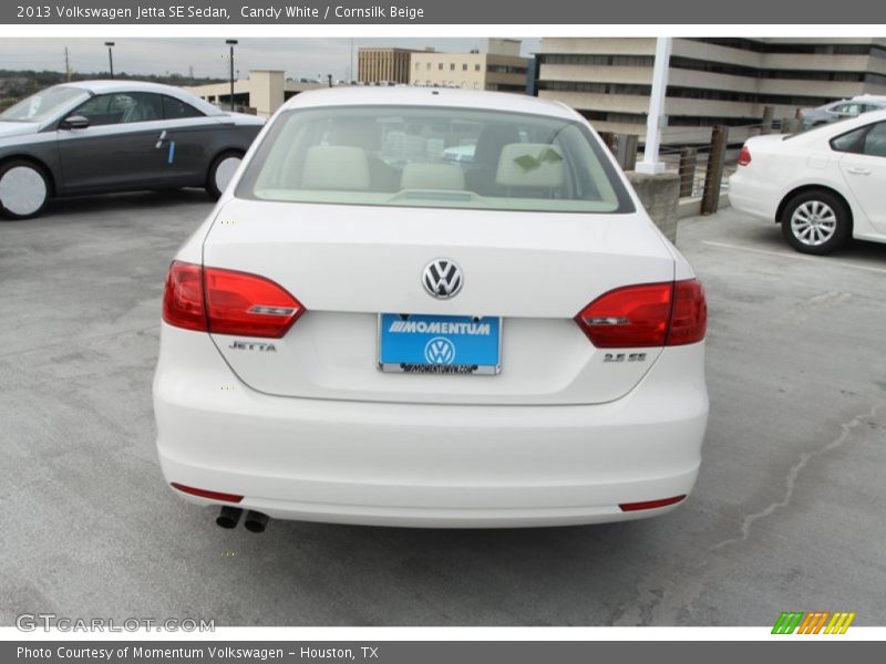 Candy White / Cornsilk Beige 2013 Volkswagen Jetta SE Sedan