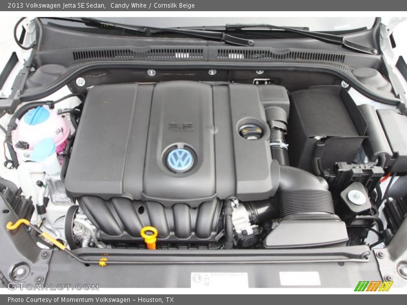 Candy White / Cornsilk Beige 2013 Volkswagen Jetta SE Sedan