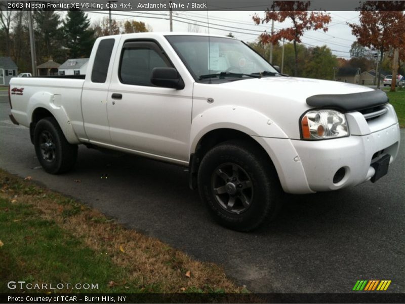 Avalanche White / Black 2003 Nissan Frontier XE V6 King Cab 4x4