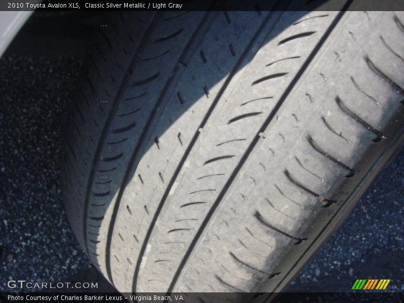 Classic Silver Metallic / Light Gray 2010 Toyota Avalon XLS