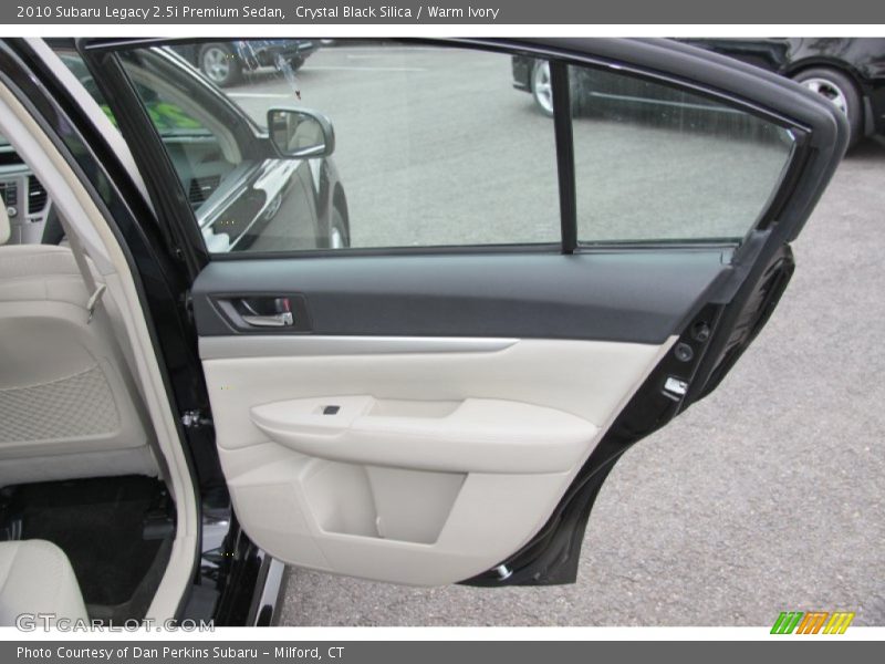 Crystal Black Silica / Warm Ivory 2010 Subaru Legacy 2.5i Premium Sedan