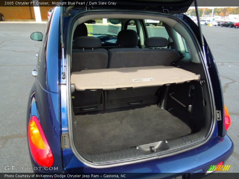 Midnight Blue Pearl / Dark Slate Gray 2005 Chrysler PT Cruiser