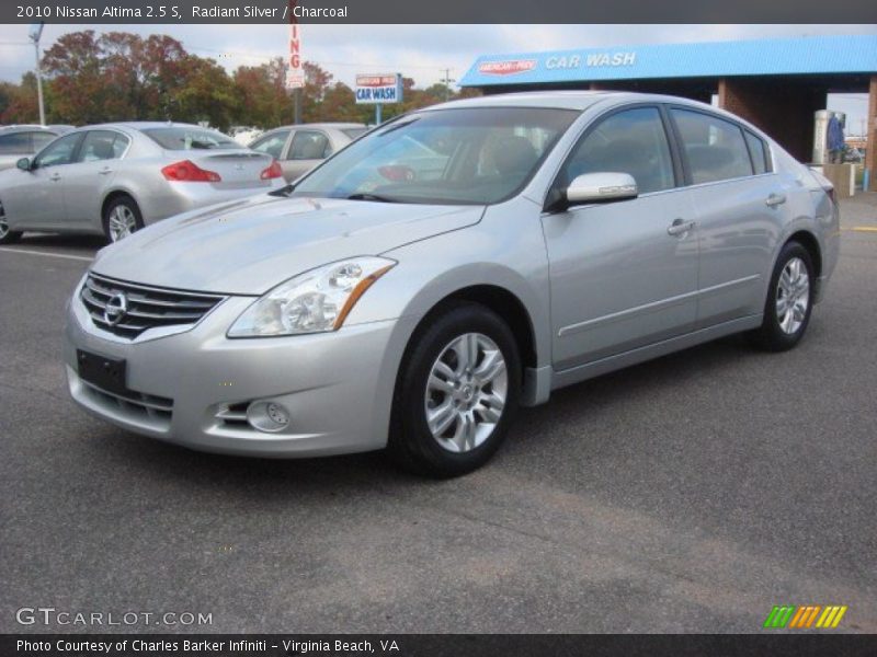 Radiant Silver / Charcoal 2010 Nissan Altima 2.5 S