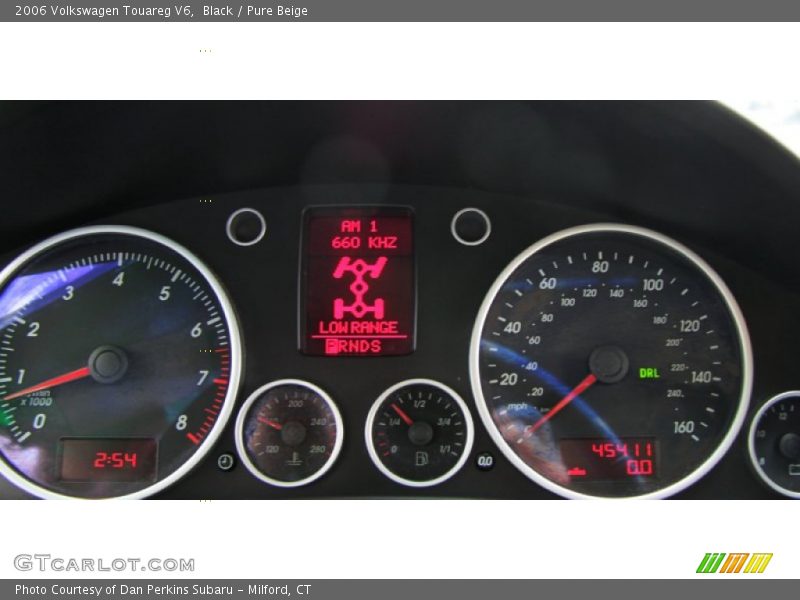 Black / Pure Beige 2006 Volkswagen Touareg V6