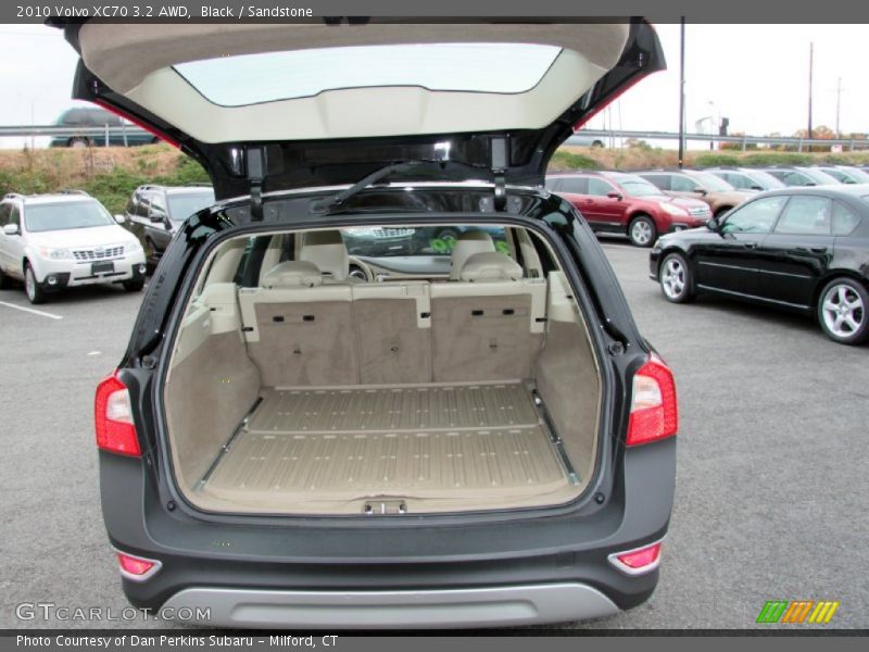 Black / Sandstone 2010 Volvo XC70 3.2 AWD
