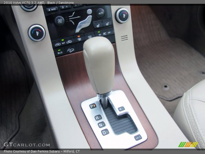 Black / Sandstone 2010 Volvo XC70 3.2 AWD