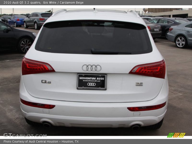 Ibis White / Cardamom Beige 2010 Audi Q5 3.2 quattro