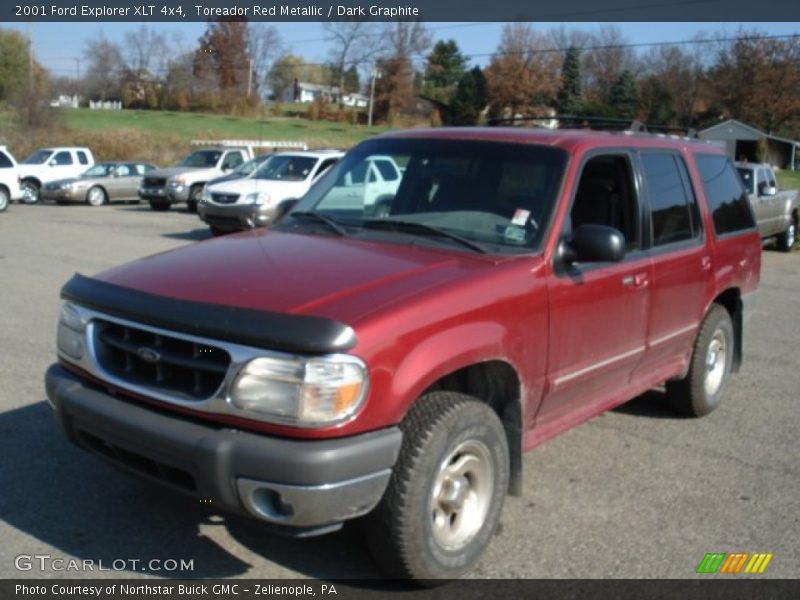 Front 3/4 View of 2001 Explorer XLT 4x4