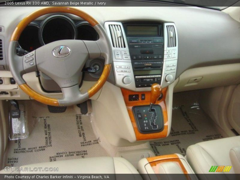 Dashboard of 2005 RX 330 AWD