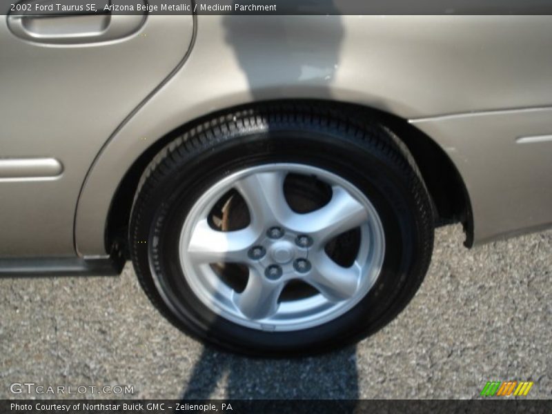 Arizona Beige Metallic / Medium Parchment 2002 Ford Taurus SE