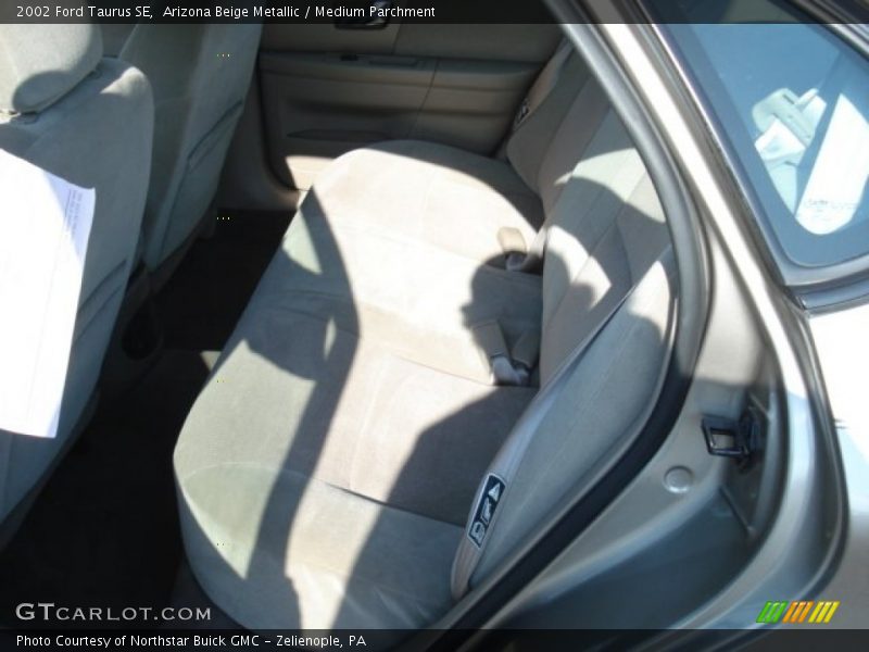 Arizona Beige Metallic / Medium Parchment 2002 Ford Taurus SE