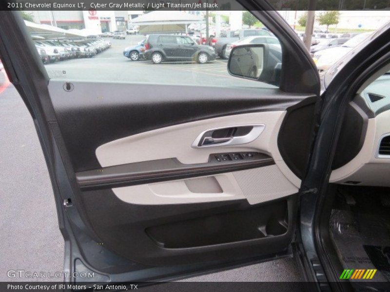 Cyber Gray Metallic / Light Titanium/Jet Black 2011 Chevrolet Equinox LT