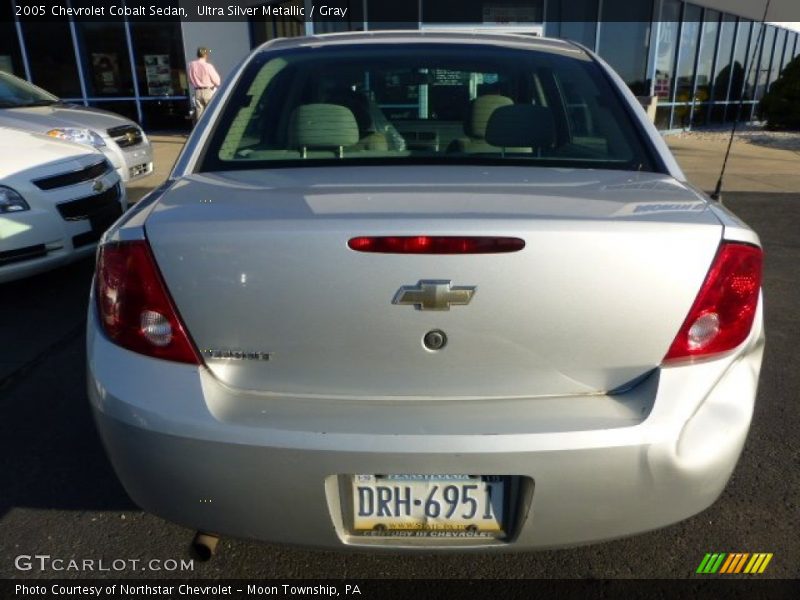 Ultra Silver Metallic / Gray 2005 Chevrolet Cobalt Sedan