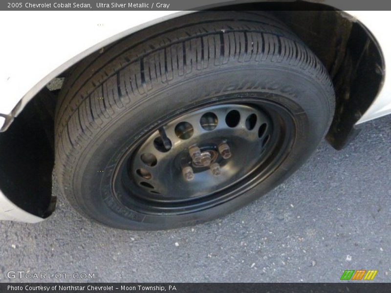 Ultra Silver Metallic / Gray 2005 Chevrolet Cobalt Sedan