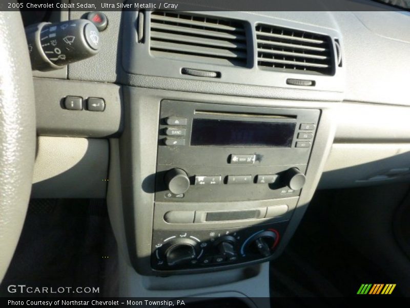 Ultra Silver Metallic / Gray 2005 Chevrolet Cobalt Sedan